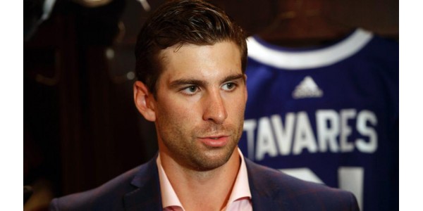 Tavares tecknar kontrakt med Maple Leaf